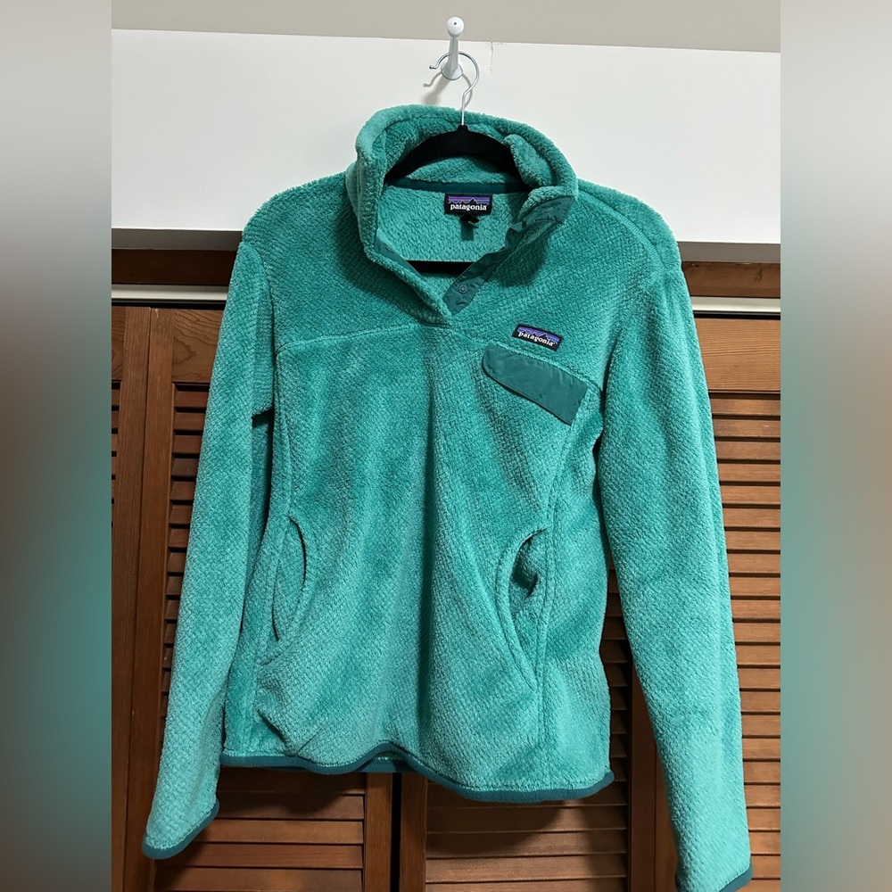 Green Women’s Patagonia Pullover
